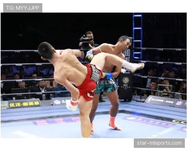 武大靖凌晨四点啃鸡胸肉的样子，真不像刚拿完冠军的人