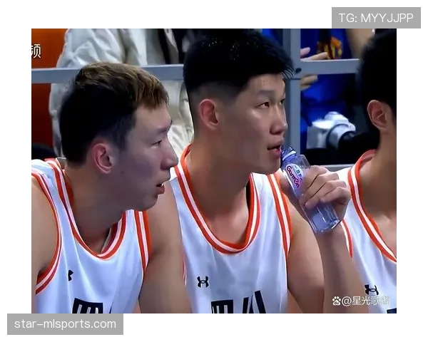 胡金秋赛场一本正经，钱包像隐身富豪，感觉自己都要怀疑人生